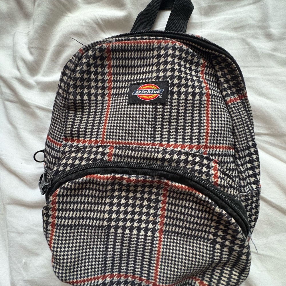 Dickies Cream and Black Backpack with Houndstooth Pattern